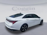 Used 2021 Hyundai Elantra SEL w/ Convenience + Premium Package image 5