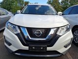 Used 2017 Nissan Rogue SV image 2