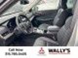Used 2023 Mitsubishi Outlander SEL image 3