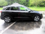 Used 2017 Kia Niro EX image 3