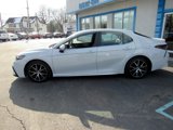 Used 2022 Toyota Camry SE image 3