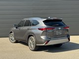 Used 2020 Toyota Highlander Platinum image 3
