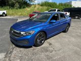 Used 2024 Volkswagen Jetta SE w/ Panoramic Sunroof Package image 2