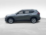 Used 2019 Nissan Rogue SV image 2