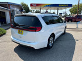 Used 2022 Chrysler Pacifica Touring image 3