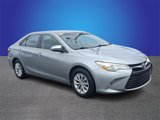 Used 2015 Toyota Camry SE image 3