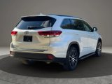 Used 2017 Toyota Highlander SE image 6