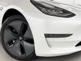 Used 2019 Tesla Model 3 Standard Range Plus image 3