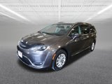 Used 2019 Chrysler Pacifica Touring-L image 2