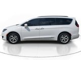Used 2017 Chrysler Pacifica Touring-L image 4
