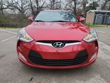 Used 2017 Hyundai Veloster image 2