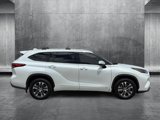 Used 2022 Toyota Highlander XLE image 4
