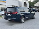 New 2025 Chrysler Pacifica Select image 3