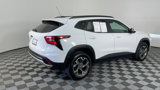 Used 2025 Chevrolet Trax LT image 4