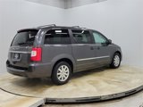Used 2016 Chrysler Town & Country Touring image 5