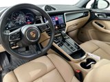 Certified 2024 Porsche Macan image 4