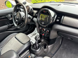 Used 2017 MINI Cooper 4-Door Hardtop image 4