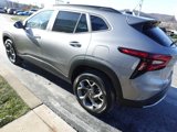 Used 2025 Chevrolet Trax LT w/ Driver Confidence Package image 5