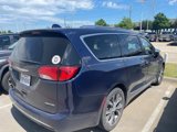 Used 2017 Chrysler Pacifica Limited w/ UConnect Theater Package image 3