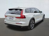 Used 2020 Volvo V60 T5 Cross Country image 6