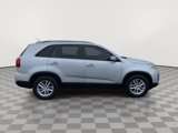 Used 2015 Kia Sorento LX image 2