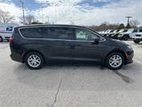 Used 2022 Chrysler Voyager LX image 5