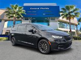 Used 2021 Chrysler Pacifica Touring-L w/ Uconnect Theater Family Group image 2