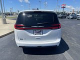 Used 2023 Chrysler Pacifica Touring-L image 6