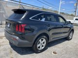Used 2023 Kia Sorento LX image 4