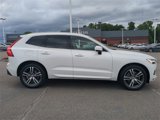 Used 2018 Volvo XC60 T5 Momentum w/ Vision Package image 3
