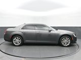 Used 2016 Chrysler 300 C image 6