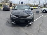 Used 2019 Chrysler Pacifica Touring-L image 2