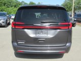 Used 2021 Chrysler Pacifica Touring image 5