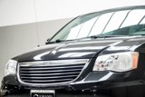 Used 2015 Chrysler Town & Country Touring image 2