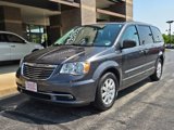 Used 2015 Chrysler Town & Country Touring image 3