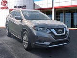 Used 2019 Nissan Rogue SV image 2