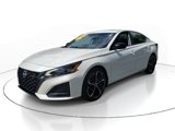 Used 2023 Nissan Altima 2.5 SR image 2