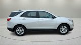 Used 2021 Chevrolet Equinox LS w/ LS Convenience Package image 2
