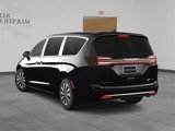 New 2025 Chrysler Pacifica Select image 4