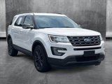 Used 2017 Ford Explorer XLT w/ Equipment Group 202A image 3