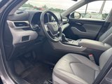 Used 2022 Toyota Highlander XLE image 2