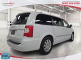 Used 2015 Chrysler Town & Country Touring image 5