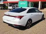 Used 2023 Hyundai Elantra SEL w/ Convenience Package image 4