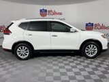 Used 2017 Nissan Rogue SV image 2