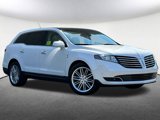 Used 2019 Lincoln MKT AWD image 2
