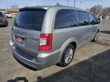 Used 2013 Chrysler Town & Country Touring-L w/ Driver Convenience Group image 6