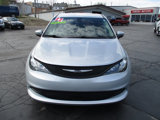 Used 2022 Chrysler Voyager LX image 2