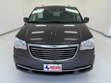 Used 2015 Chrysler Town & Country Touring image 3