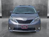 Used 2017 Toyota Sienna SE Premium image 2