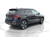Used 2024 Volkswagen Taos SE w/ Panoramic Sunroof Package image 4